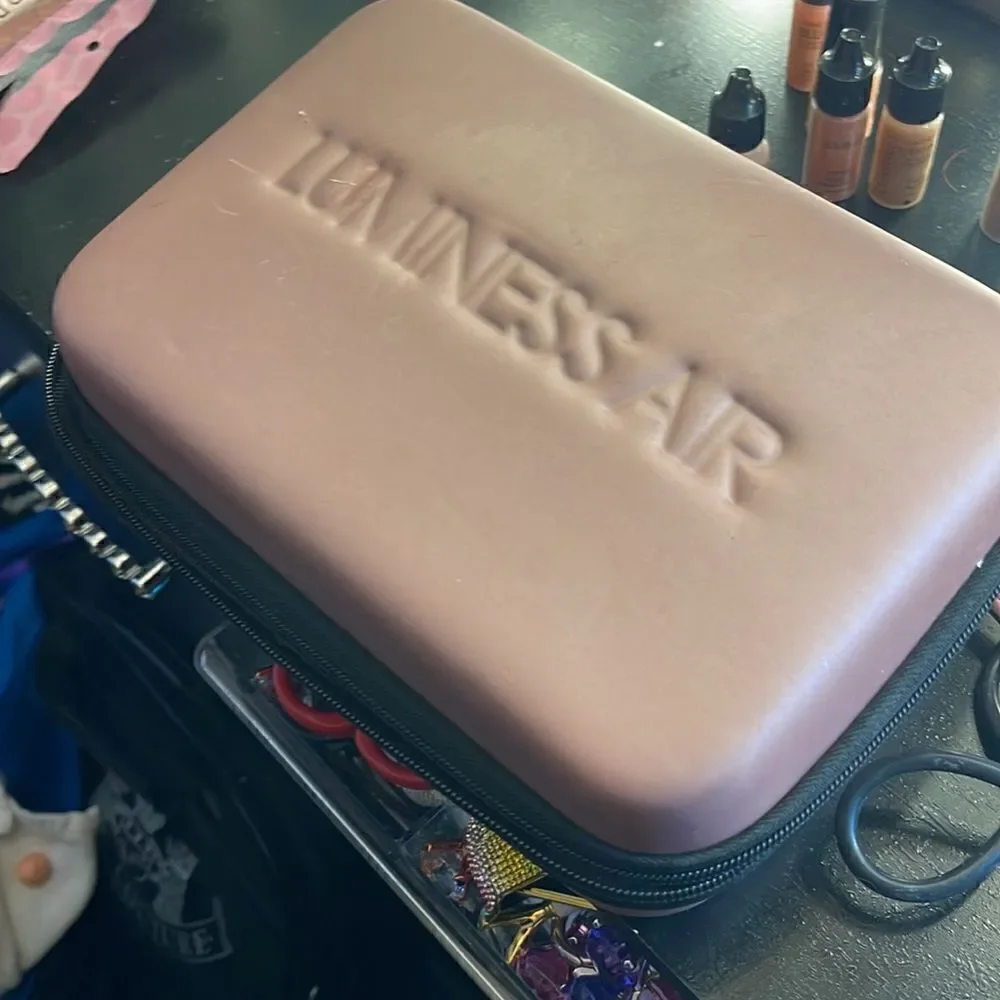 Luminess legend airbrush system + makeup & case GUC